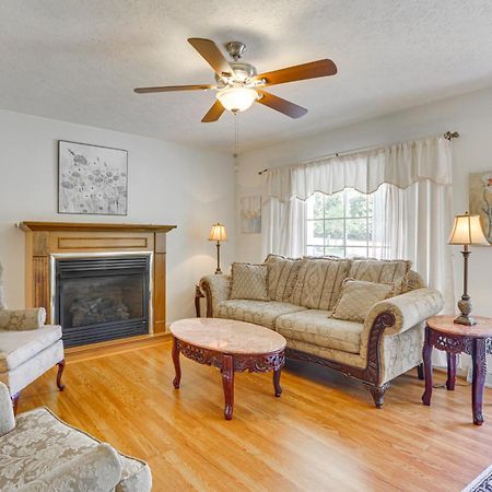 Chatham Getaway With Fireplace, Deck And Gas Grill! Exteriör bild