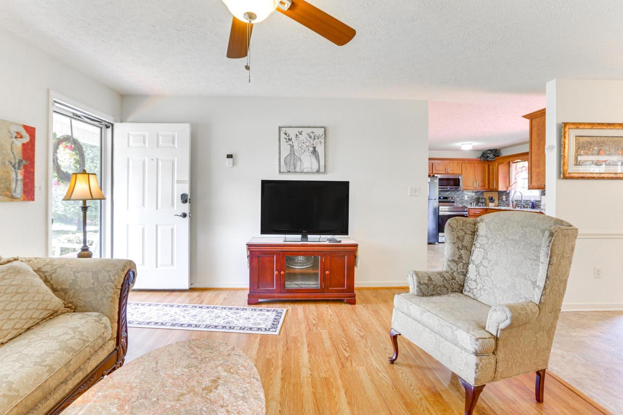 Chatham Getaway With Fireplace, Deck And Gas Grill! Exteriör bild