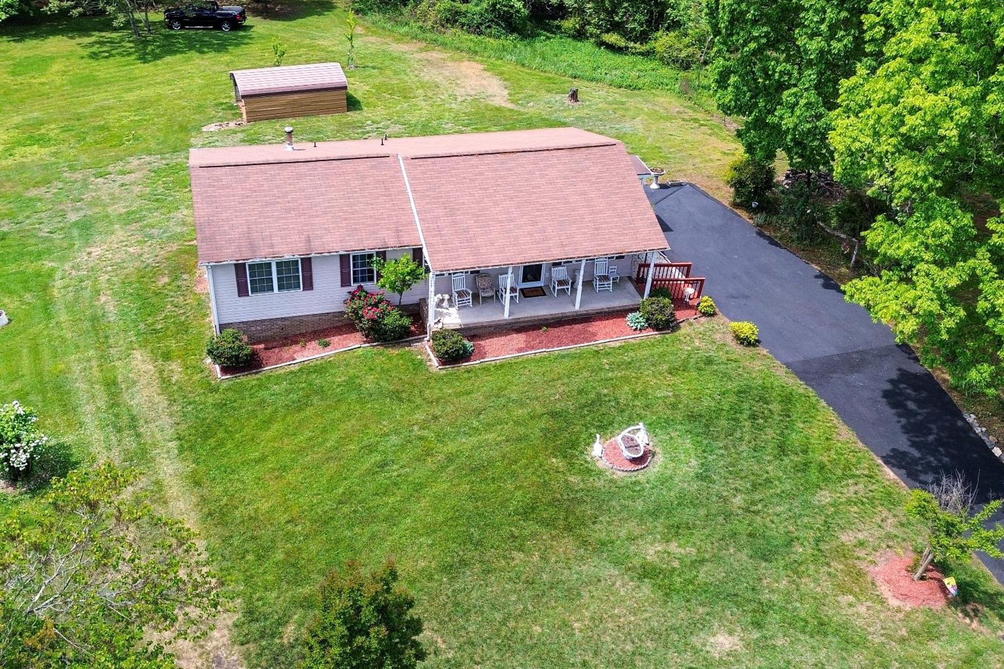 Chatham Getaway With Fireplace, Deck And Gas Grill! Exteriör bild